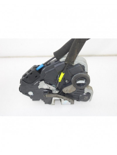 Recambio de cerradura puerta delantera derecha para toyota land cruiser (j12) 3.0 d4-d vx referencia OEM IAM 7F1205