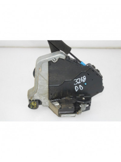 Recambio de cerradura puerta delantera derecha para toyota land cruiser (j12) 3.0 d4-d vx referencia OEM IAM 7F1205