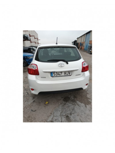 toyota auris (_e15_) del año 2012