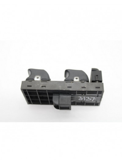Mando elevalunas delantero izquierdo AUDI A4 BER. Advanced Edition 2009