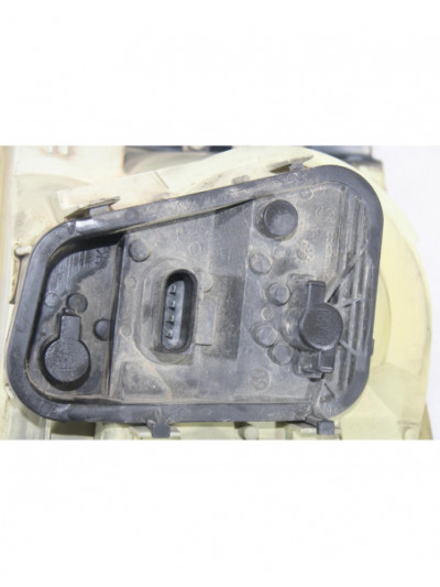 Piloto trasero izquierdo VOLKSWAGEN TOUAREG 5.0 V10 TDI 2006