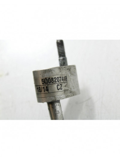 Recambio de tubo aire acondicionado para volkswagen golf vii (5g1, bq1, be1, be2) 1.6 tdi referencia OEM IAM 5Q0820741B