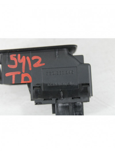 Recambio de mando elevalunas trasero derecho para volkswagen golf vii (5g1, bq1, be1, be2) 1.6 tdi referencia OEM IAM