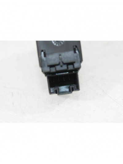 Mando elevalunas delantero derecho VOLKSWAGEN GOLF VII 1.6 TDI 2020