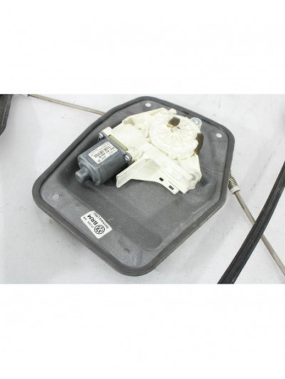 Elevalunas delantero derecho VOLKSWAGEN GOLF V 1.9 TDI 2006