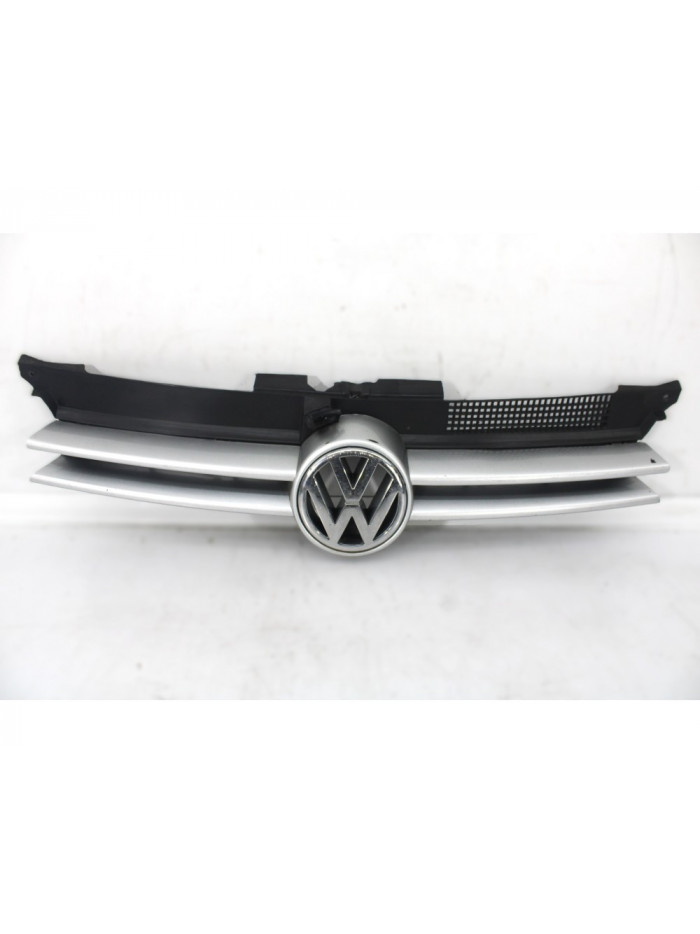 Rejilla delantera VOLKSWAGEN GOLF IV 1.9 TDI 2000