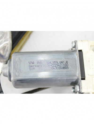 Elevalunas delantero izquierdo VOLKSWAGEN PASSAT B8 1.6 TDI 2015