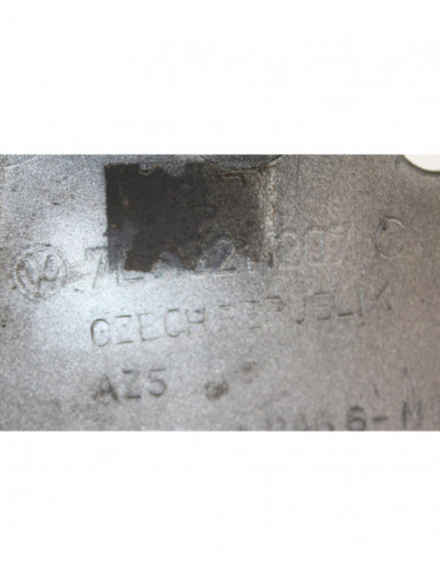 Recambio de aleta delantera izquierda para volkswagen touareg (7la) tdi v6 referencia OEM IAM 7L6821207C