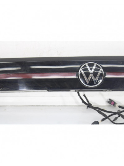 Recambio de piloto trasero central para volkswagen t-cross 1.0 referencia OEM IAM 2GM827577