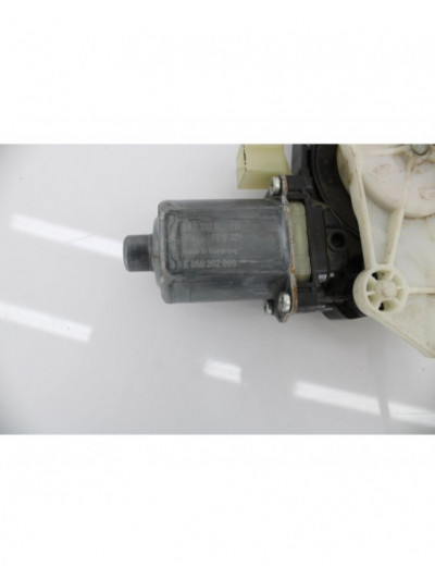 Recambio de elevalunas delantero derecho para volkswagen touran (5t1) advance bmt referencia OEM IAM 5TA837462