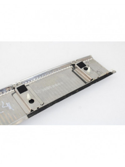 Recambio de molduras traseras para volkswagen touareg (7la) tdi v6 referencia OEM IAM 7L6863459