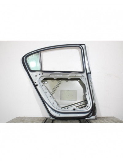 Puerta trasera izquierda VOLKSWAGEN PASSAT LIM. Edition BlueMotion 2012