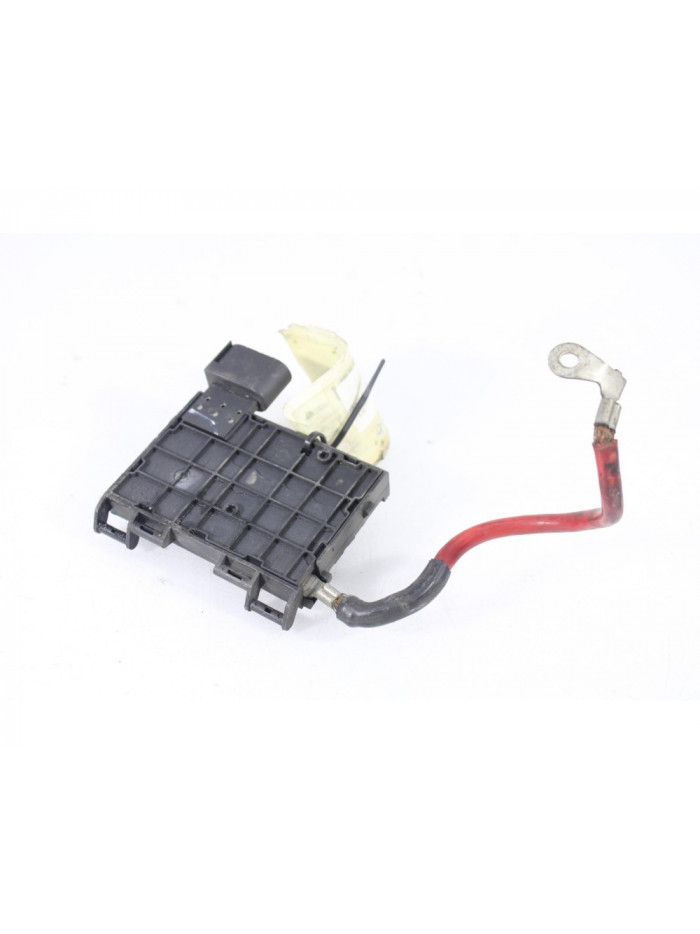 Caja reles / fusibles VOLKSWAGEN NEW BEETLE 1.6 2002