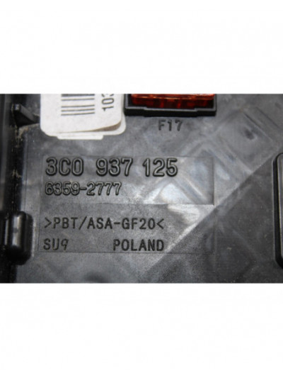 Caja reles / fusibles VOLKSWAGEN PASSAT BERLINA 1.9 TDI 2007