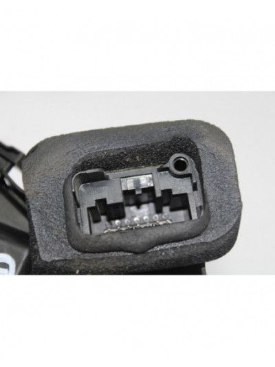 Recambio de cerradura puerta delantera derecha para volkswagen polo (6r1) advance referencia OEM IAM 5K1837016D