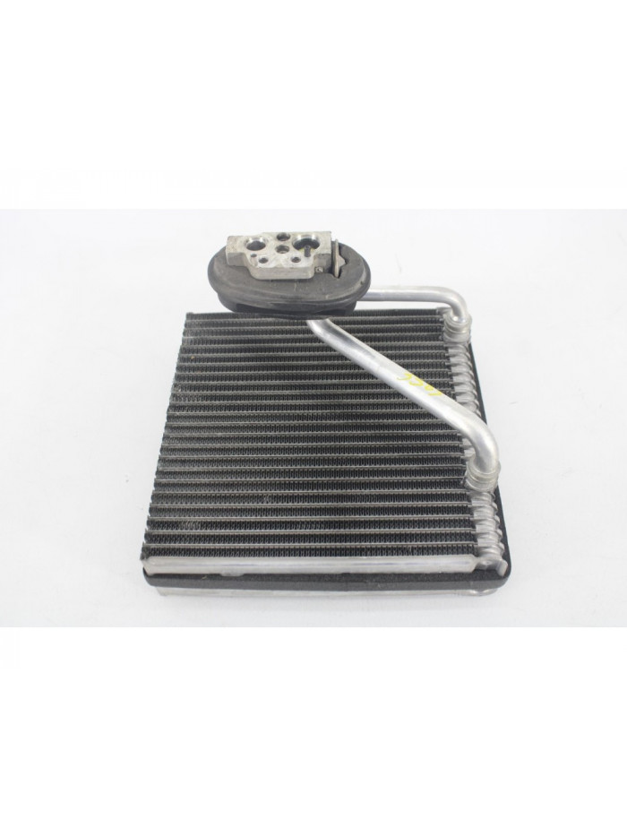 Condensador / radiador aire acondicionado VOLKSWAGEN PASSAT VARIANT Exclusive BlueMotion 2011