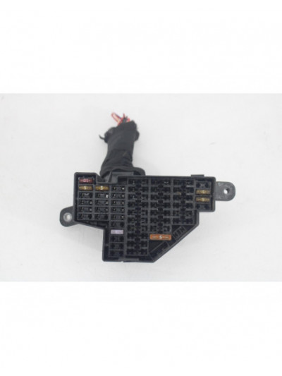 Recambio de caja reles / fusibles para volkswagen passat variant (365) exclusive bluemotion referencia OEM IAM 01071101128