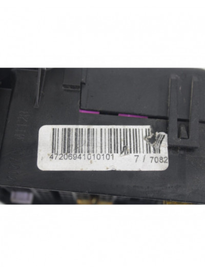 Recambio de caja reles / fusibles para volkswagen passat variant (365) exclusive bluemotion referencia OEM IAM 01071101128