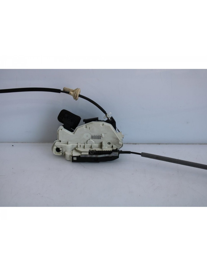 Recambio de cerradura puerta delantera derecha para volkswagen golf vi (5k1) 1.6 tdi dpf referencia OEM IAM 5K2837016B
