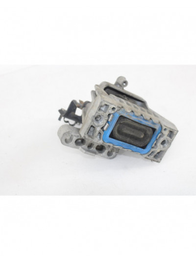 Soporte motor derecho VOLKSWAGEN PASSAT VARIANT Exclusive BlueMotion 140CV 103KW 2011