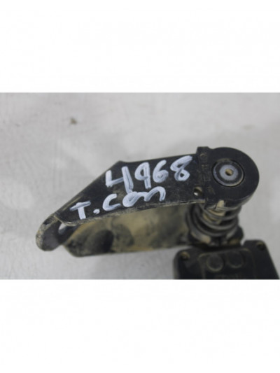 Anclaje cinturón trasero izquierdo BMW X3 2.0 d 2006