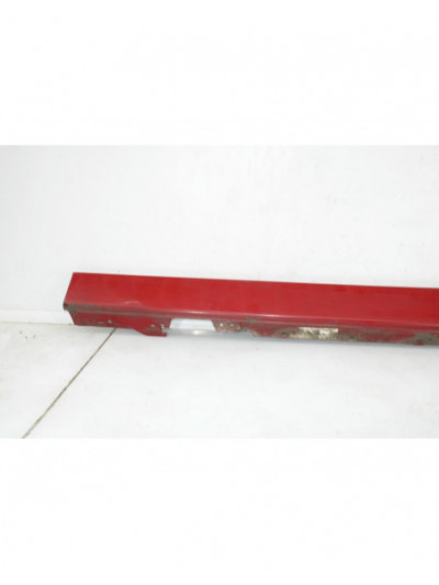 Faldón lateral izquierdo BMW 1 116 d 2012