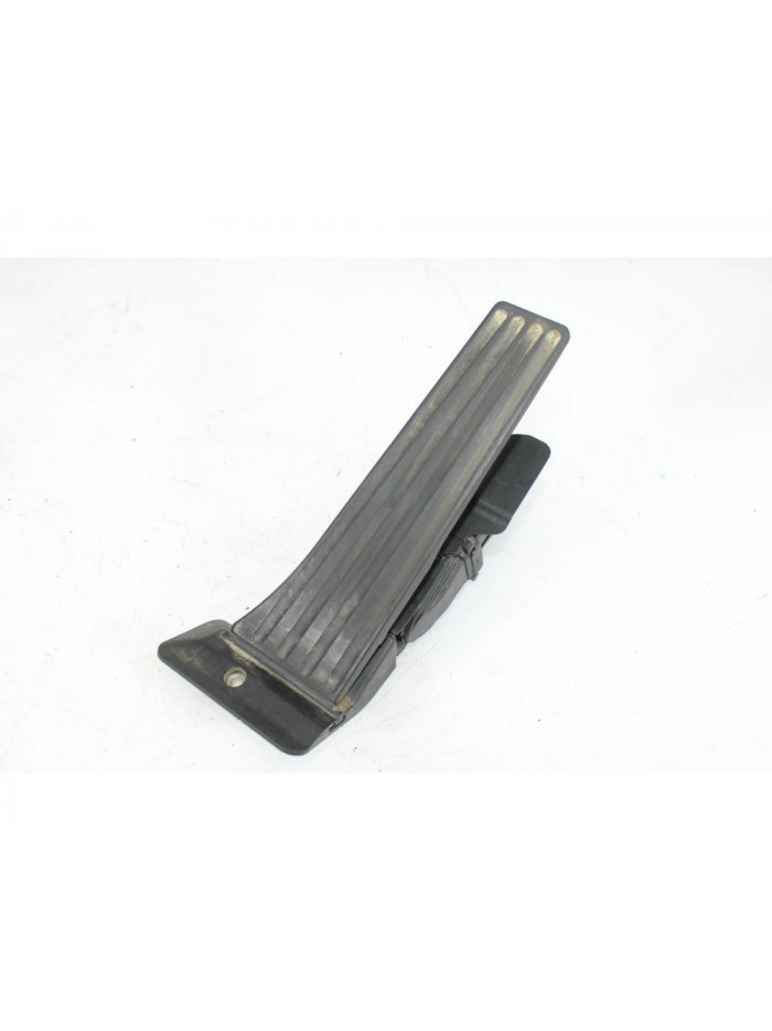 Pedal acelerador BMW 1 116 d 2012