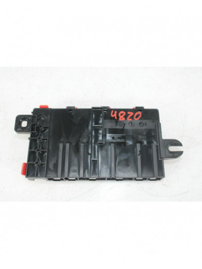 Distribuidor de potencia BMW 1 116 d 2012