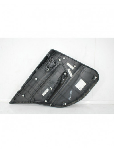 Guarnecido puerta trasera derecha BMW 1 116 d 2012