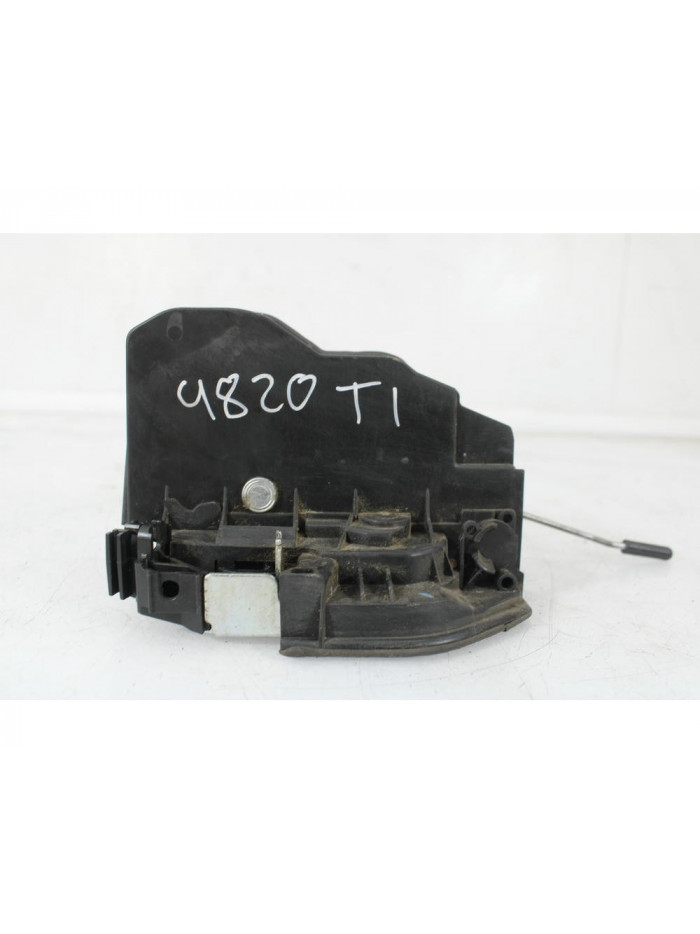Cerradura puerta trasera izquierda BMW 1 116 d 2012