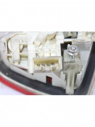 Recambio de piloto trasero derecho interior para bmw serie 3 berlina (e90) 318d referencia OEM IAM 6937460