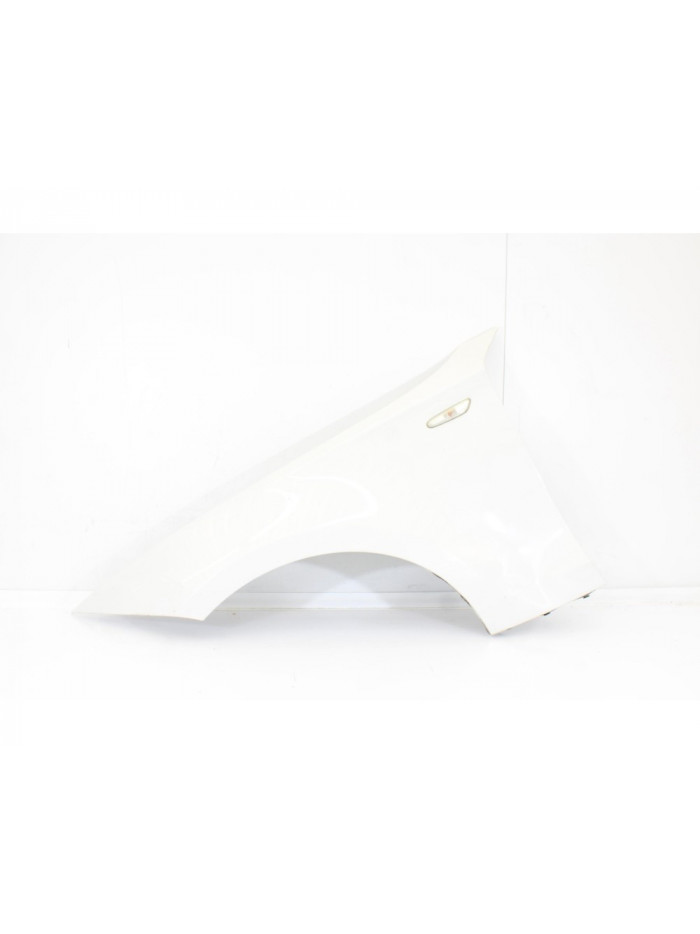 Recambio de aleta delantera izquierda para bmw serie 1 cabrio (e88) 118d referencia OEM IAM 4351I