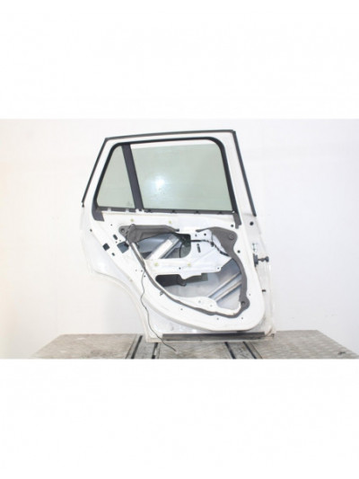 Puerta trasera izquierda BMW X1 sDrive 18d 2010