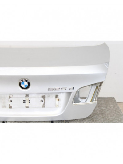 Recambio de tapa maletero para bmw serie 5 lim. (f10) 525d referencia OEM IAM 4062GRISPLATA