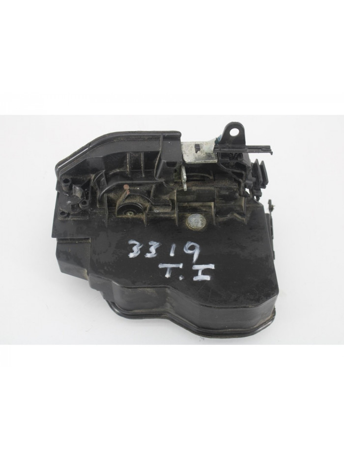 Cerradura puerta trasera izquierda BMW SERIE 1 BERLINA 118d 2009