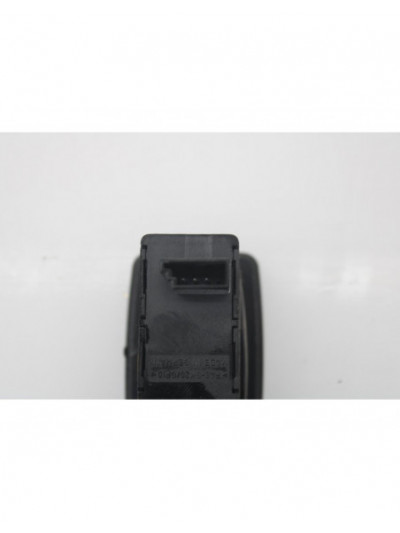 Mando elevalunas trasero derecho BMW SERIE 1 BERLINA 116d 2011
