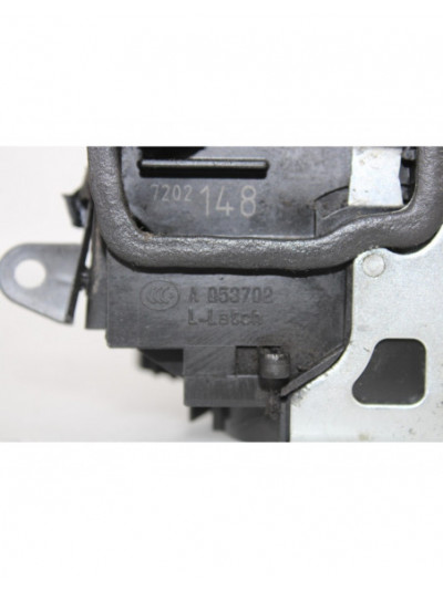 Cerradura puerta trasera derecha BMW X1 sDrive 18d 2010