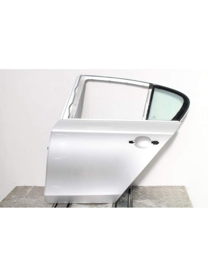 Recambio de puerta trasera izquierda para bmw serie 1 berlina (e81/e87) 120d referencia OEM IAM 2392T.I.GRIS