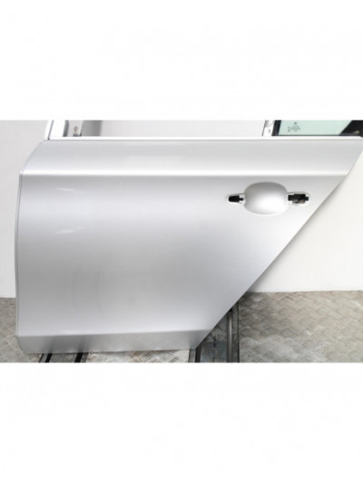 Recambio de puerta trasera izquierda para bmw serie 1 berlina (e81/e87) 120d referencia OEM IAM 2392T.I.GRIS