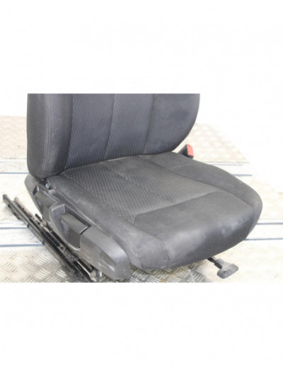 Recambio de asiento delantero derecho para bmw serie 1 lim. 5-trg. (f20) 116d referencia OEM IAM OSCUROS