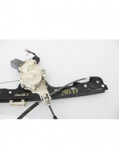 Recambio de elevalunas delantero derecho para bmw serie 1 berlina (e81/e87) 118d referencia OEM IAM 7067796S