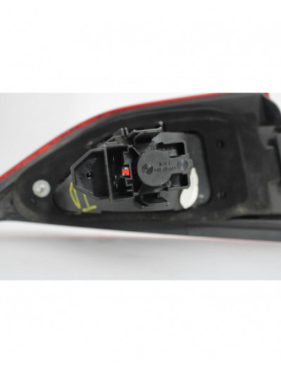 Piloto trasero derecho interior BMW X1 sDrive 18d 2010