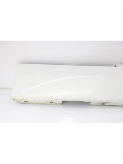 Faldón lateral BMW SERIE 1 BERLINA 118d 2009