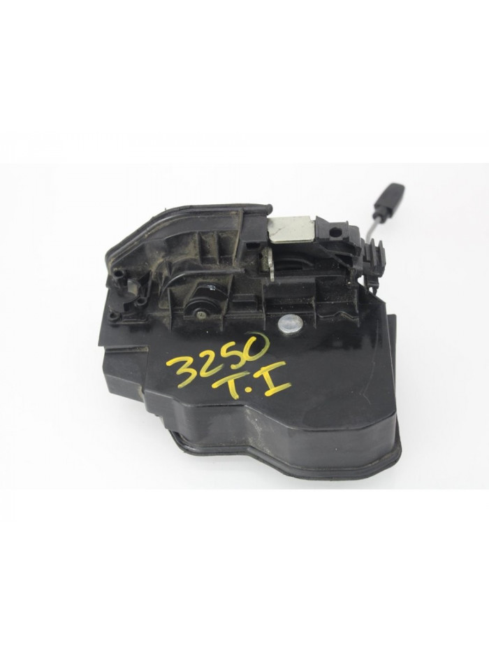 Cerradura puerta trasera izquierda BMW X3 2.0d 2006