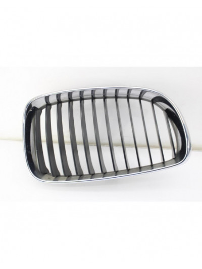 Recambio de rejilla paragolpes derecha para bmw serie 1 coupe (e82) 120d referencia OEM IAM 51137179656