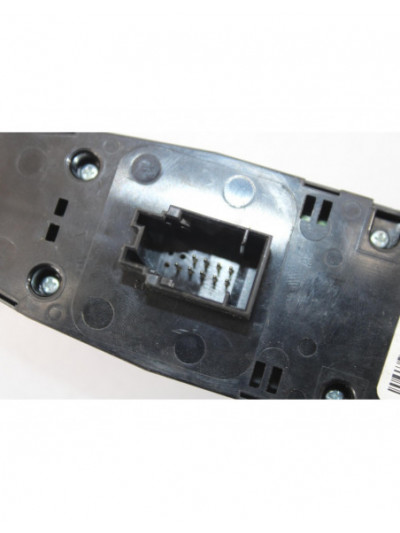 Mando elevalunas delantero izquierdo BMW SERIE 5 LIM. 520d 2015