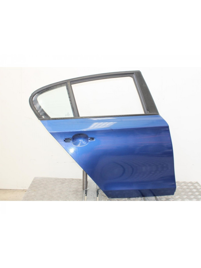 Puerta trasera derecha BMW SERIE 1 BERLINA 116d 2011