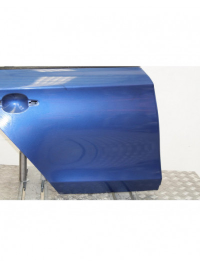Puerta trasera derecha BMW SERIE 1 BERLINA 116d 2011