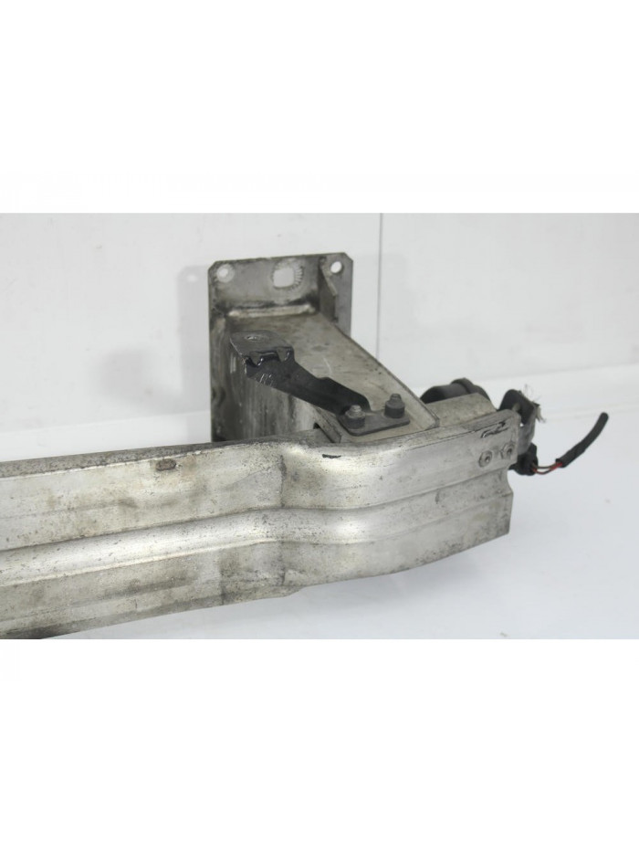 Refuerzo paragolpes delantero AUDI A4 B8 2.0 TDI 2010