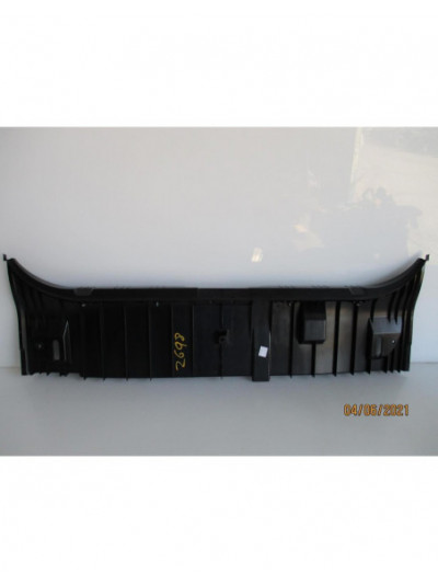 Recambio de moldura resbalon maletero para bmw serie 3 berlina (e90) 318d referencia OEM IAM 51477077792A